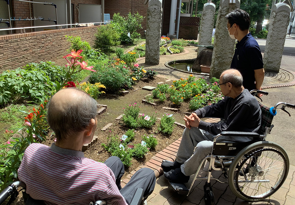 北新宿特別養護老人ホーム　地域でいきいき かしわ苑